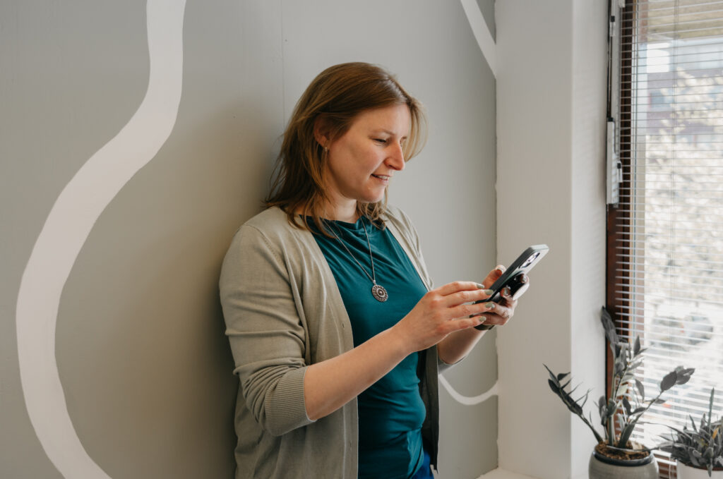 oprichter op telefoon